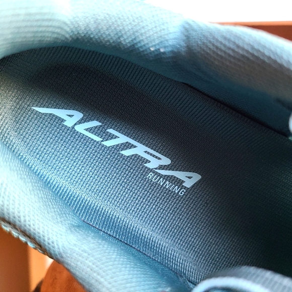 Altra Rivera 2 women Size 7 (New without box) - Picture 11 of 12